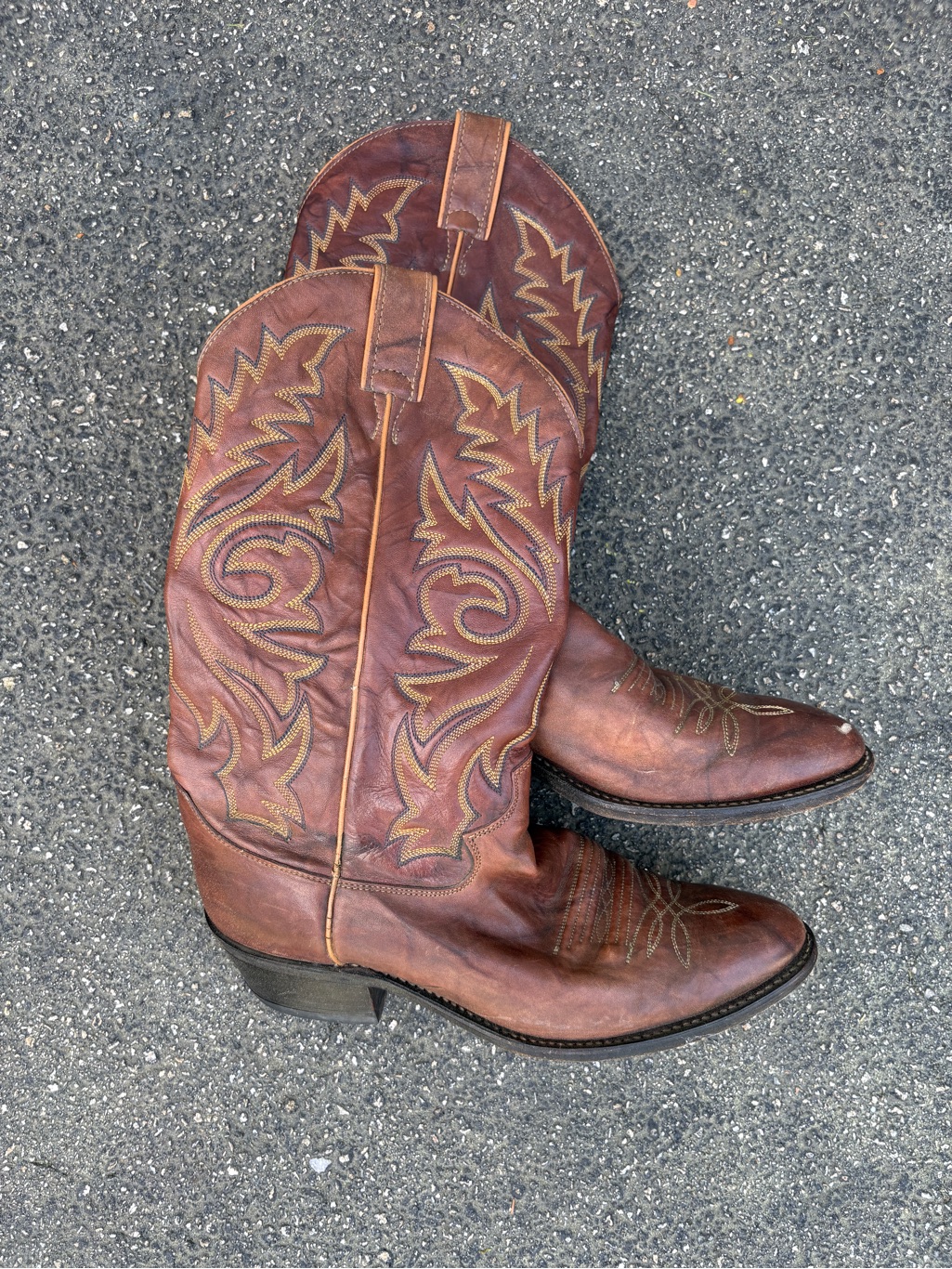 Justin Boots Brown Leather Western Cowboy Boots With Gold Stitching